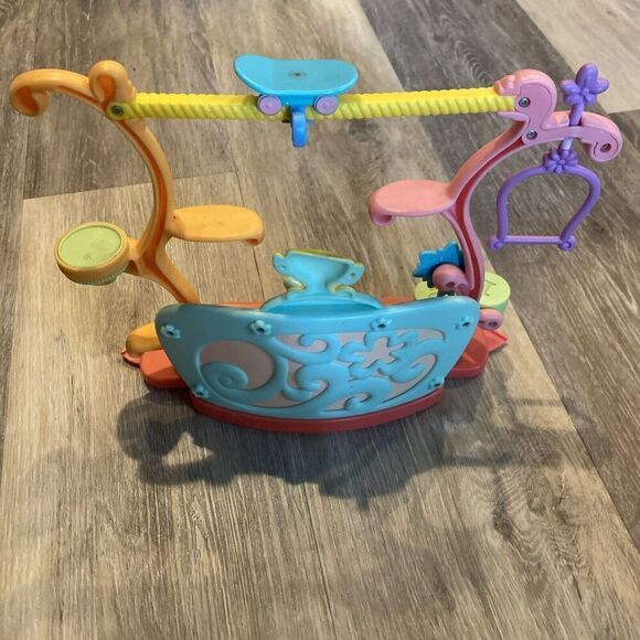 Authentic Hasbro Littlest Pet Shop Tricks N’ Talents Playset 2006 - Picture 5 of 6